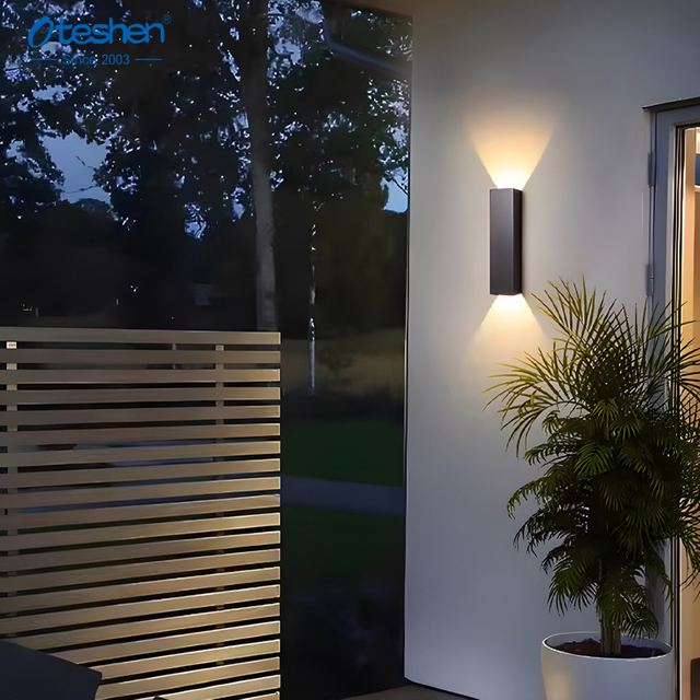 L&acirc;mpada de parede LED para exterior &agrave; prova d'&aacute;gua IP65 LBD2750A-16