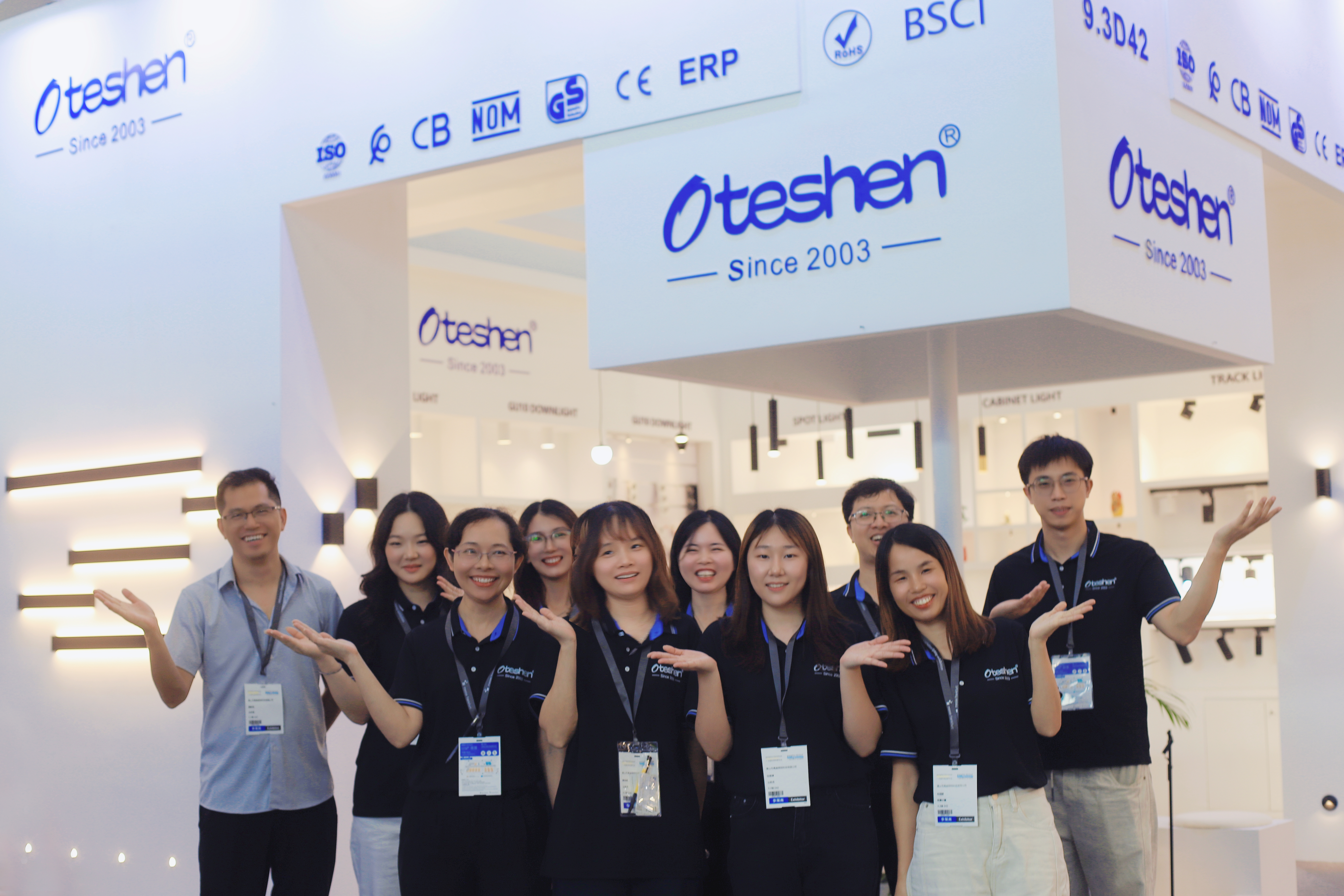 Oteshen team group photo after attending GILE 2026 Guangzhou Lighting Exhibition