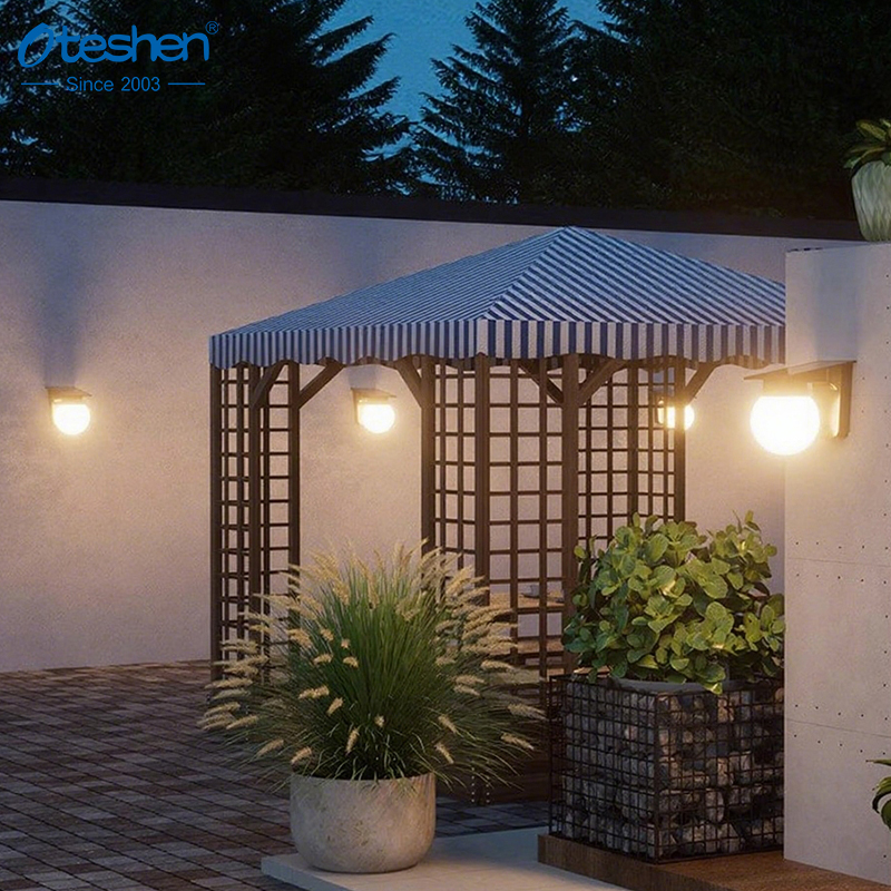 Oteshen SL1932AT spherical LED solar wall light, 0.9W 3CCT adjustable IP54 waterproof outdoor garden wall lamp with remote control and 1800mAh battery