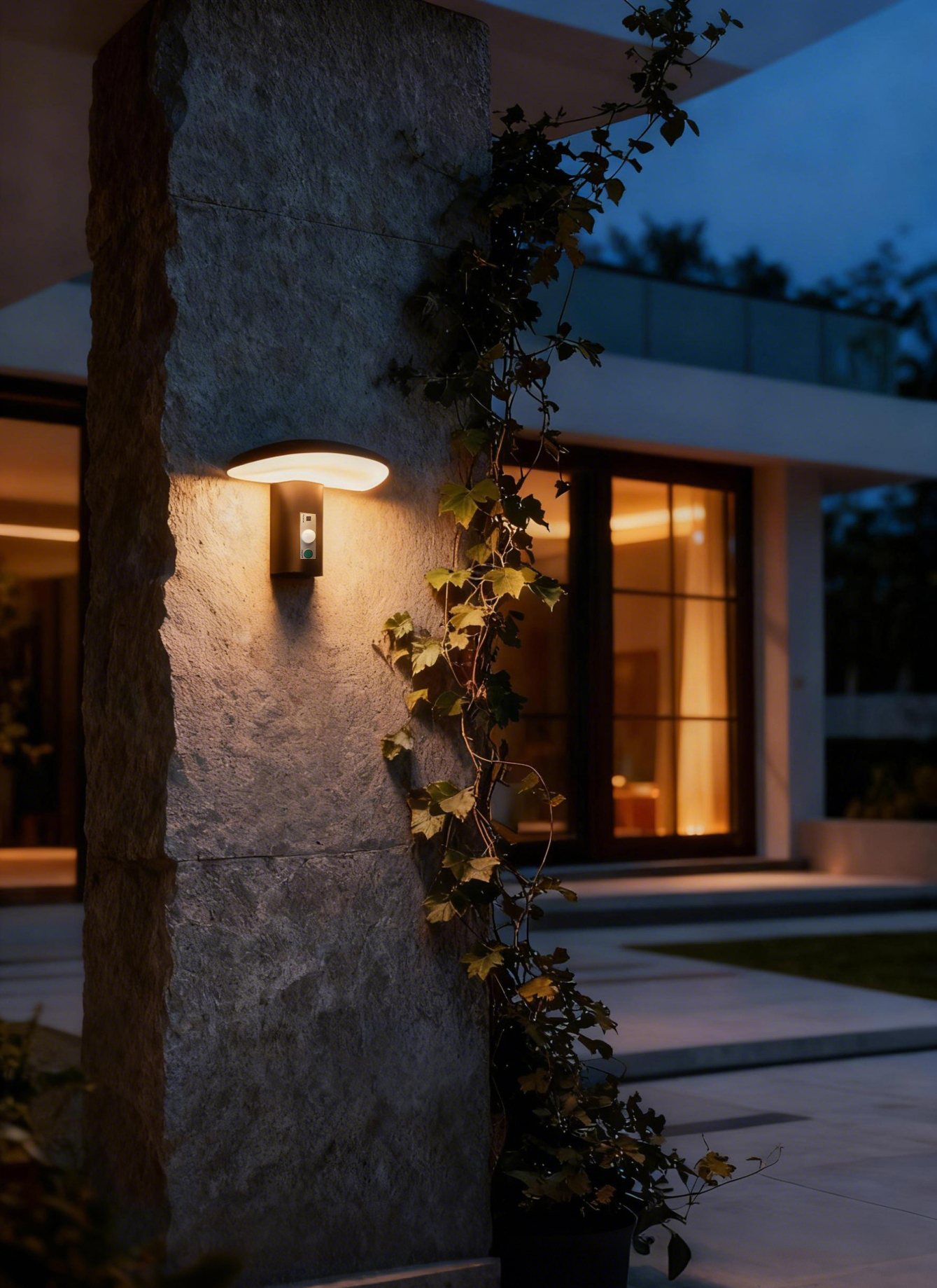 Oteshen SL1933 semi-circular LED solar wall light, 1.8W IP54 waterproof outdoor garden wall lamp with remote control and built-in 1800mAh battery