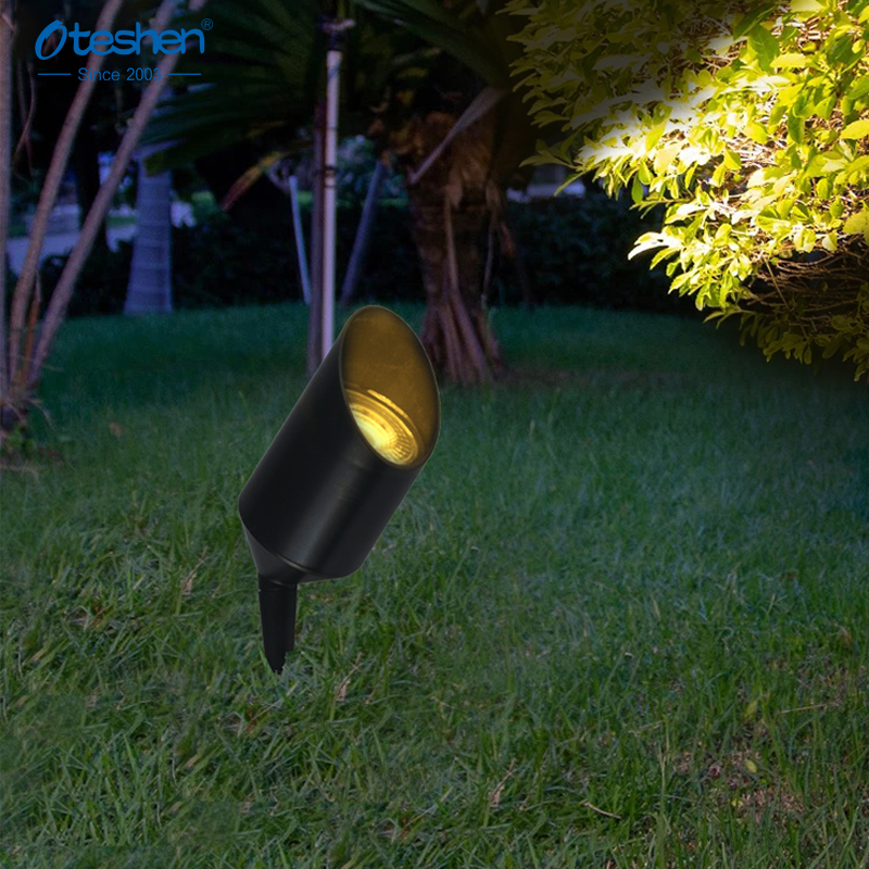 LDC0120 LDC0120B Nylon LED Spike Light spec sheet, 5W 7W IP65 outdoor landscape spike light, 30 degree narrow beam, 325/455lm CRI≥80, long ground spike mount & flat base wall mount 2 styles, 2 years warranty