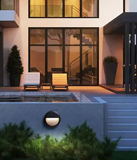 IP65 outdoor LED step light installed on villa courtyard wall